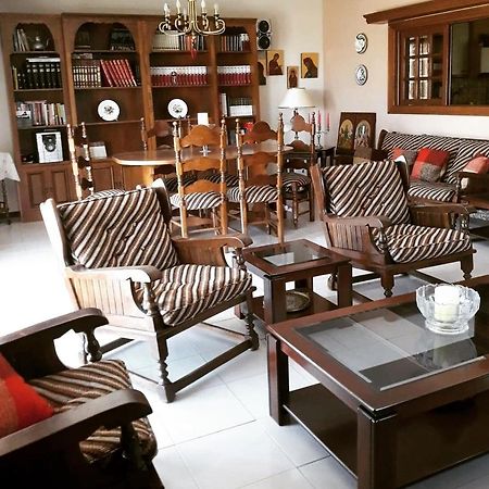 Fantastic Villa, A 5 Minute Drive From The Beach! Атина Екстериор снимка