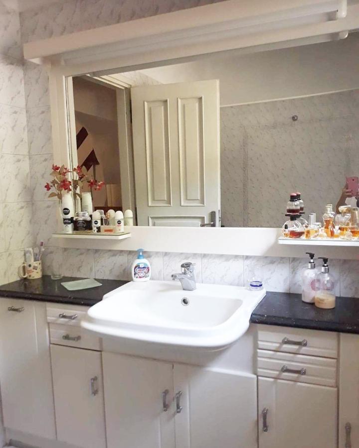 Fantastic Villa, A 5 Minute Drive From The Beach! Атина Екстериор снимка